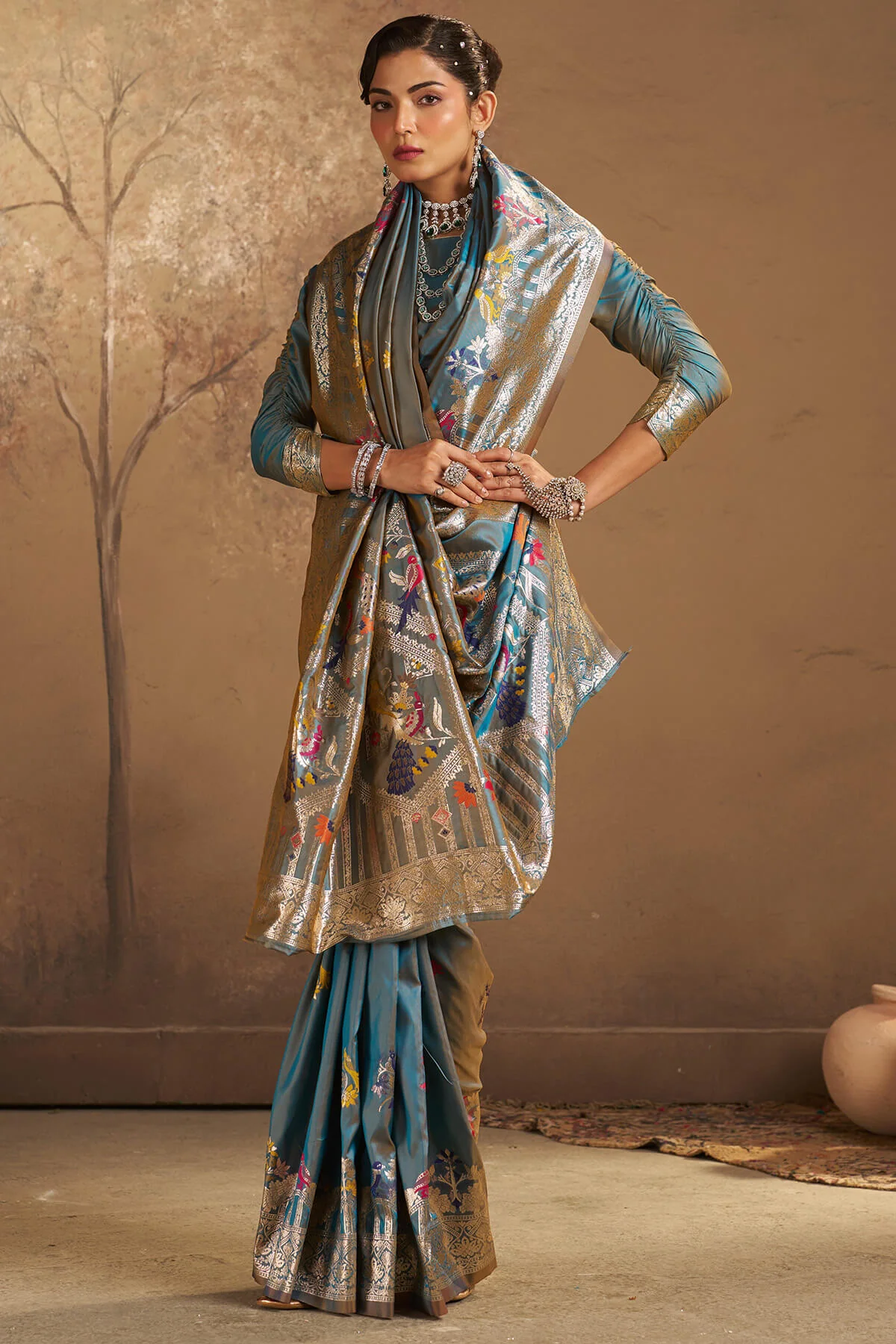 Sizzling Grey Pure Zari Weaving Banarasi Silk Saree With Dulcet Blouse Piece - Image 3