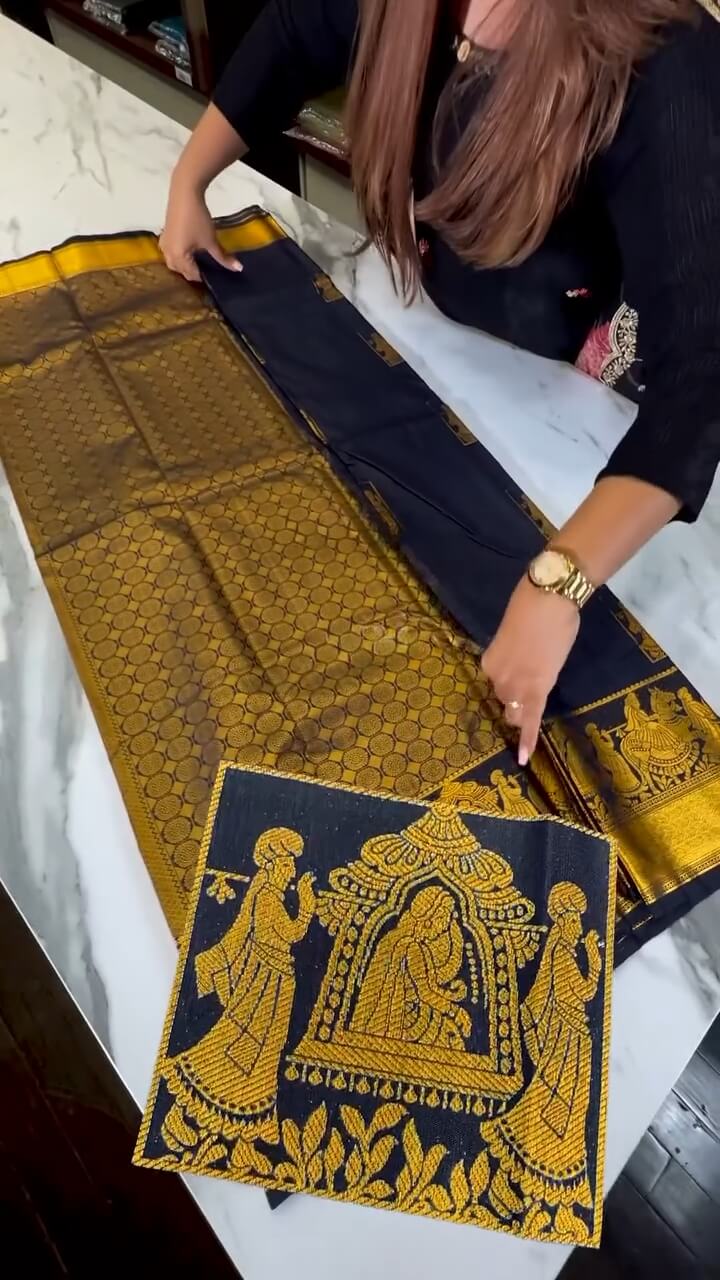 Sizzling Navy Blue Soft Banarasi Silk Saree With Petrichor Blouse Piece - Image 4