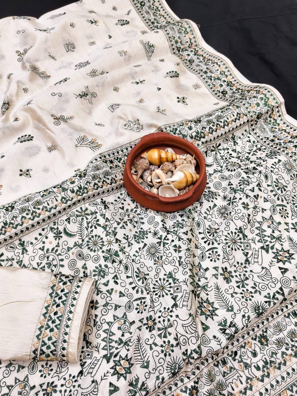 Sizzling Off White Embroidery Work Tussar Silk Saree With Enamoring Blouse Piece - Image 4