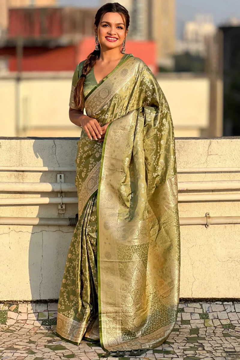 Smart Green Soft Silk Saree With Ideal Blouse Piece