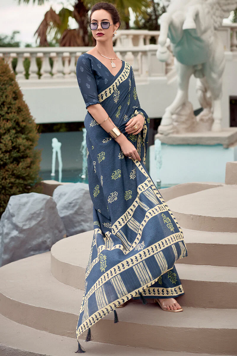 Smashing Navy Blue Printed Mul Cotton Saree With Enchanting Blouse Piece - Image 4