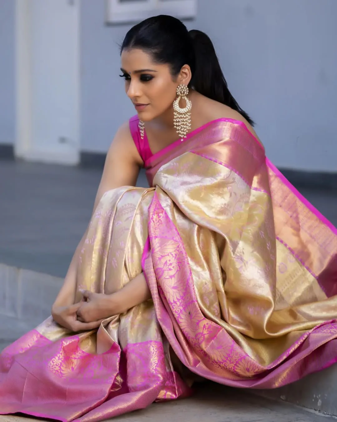 Snappy Beige Soft Silk Saree With Staggering Blouse Piece - Image 4