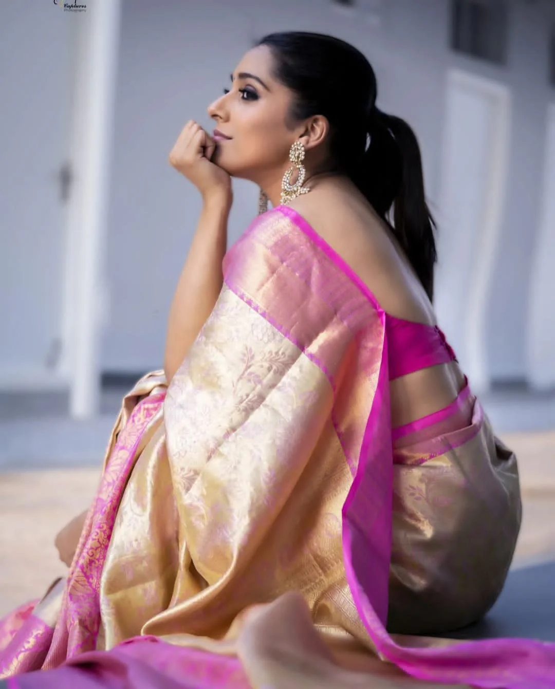 Snappy Beige Soft Silk Saree With Staggering Blouse Piece - Image 6