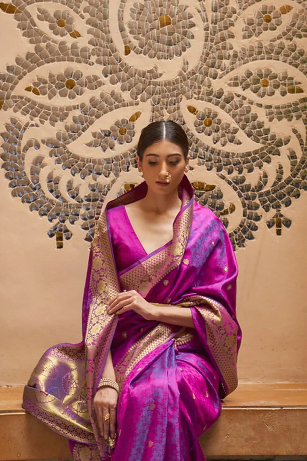 Snappy Purple Pure Kanjivaram Silk Saree with Artistic Blouse Piece - Image 3