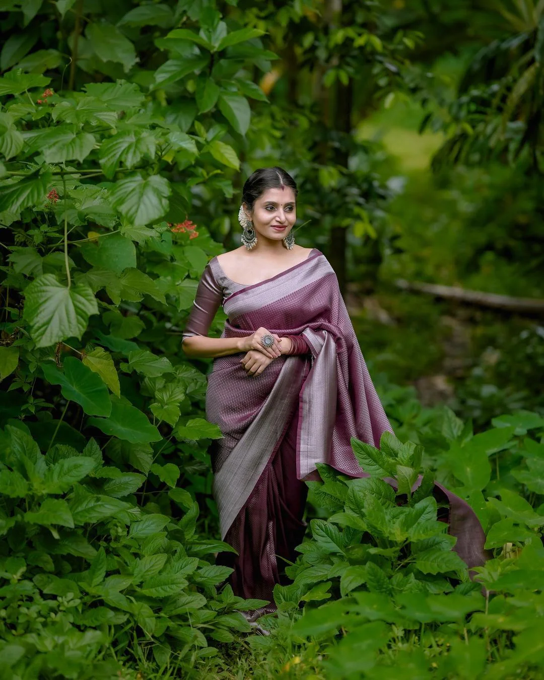 Snazzy Brown Soft Silk Saree with Tempting Blouse Piece - Image 4
