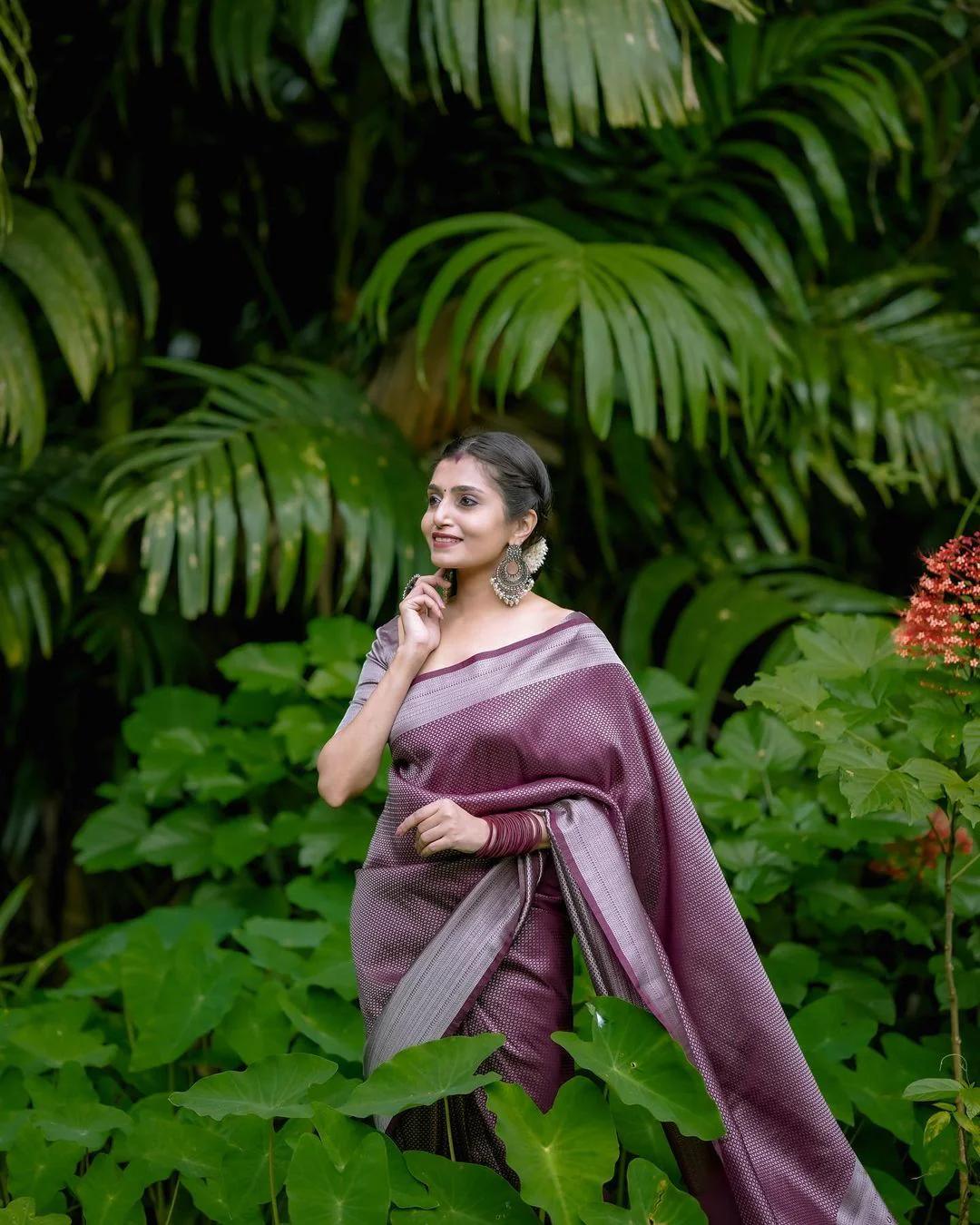Snazzy Brown Soft Silk Saree with Tempting Blouse Piece - Image 8