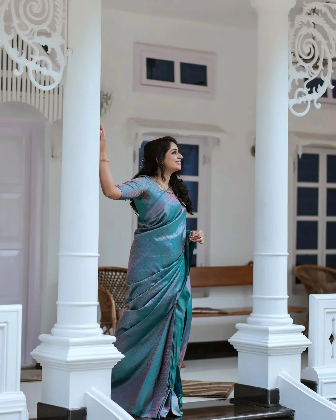 Snazzy Firozi Soft Banarasi Silk Saree with Glittering Blouse Piece - Image 7