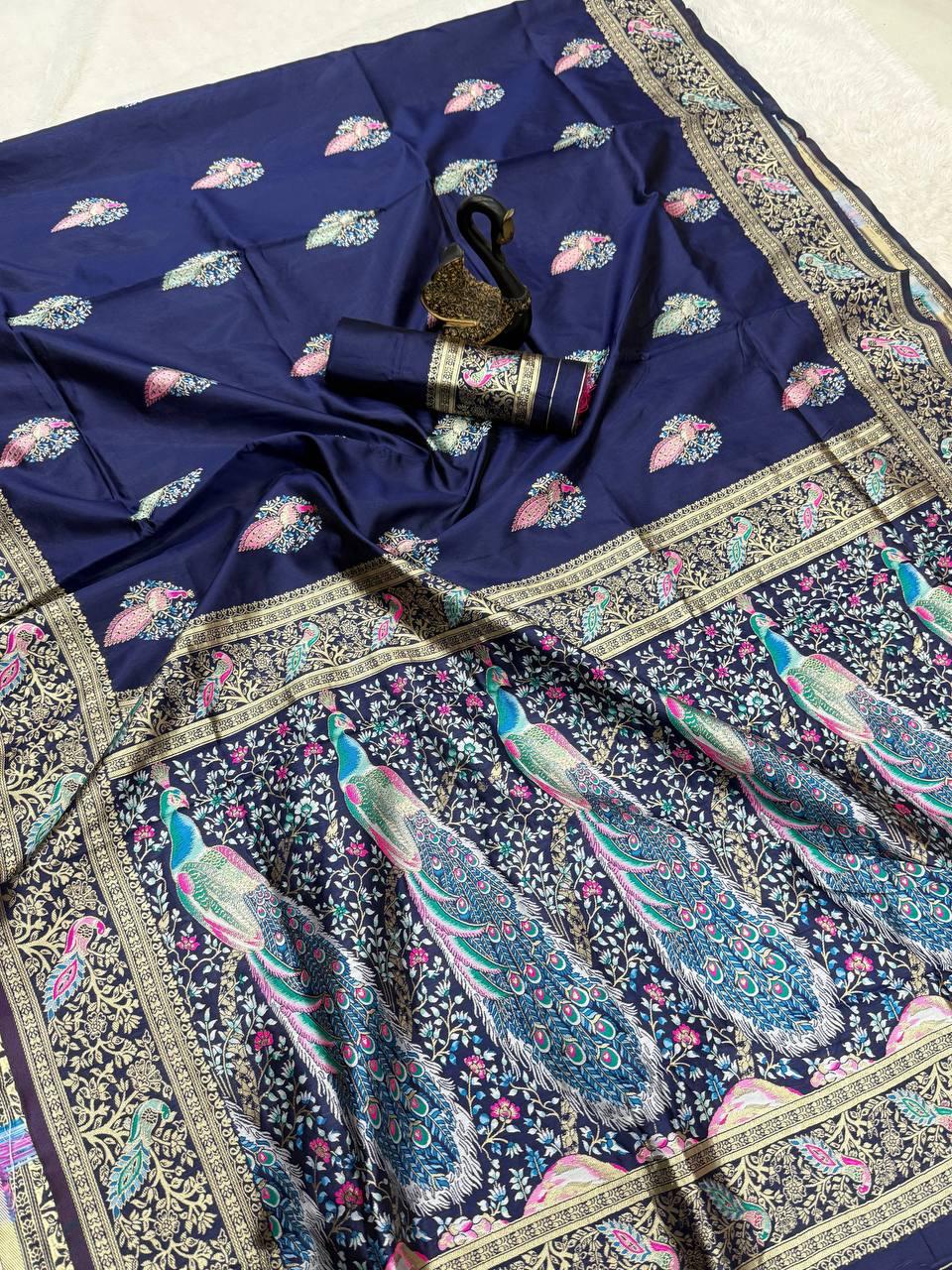 Snazzy Navy Blue Soft Banarasi Silk Saree With Stunner Blouse Piece - Image 2
