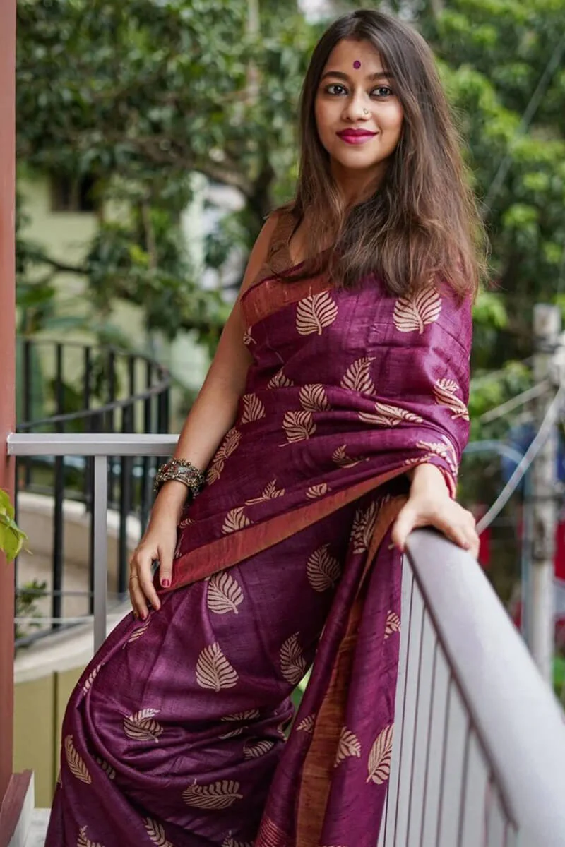 Snazzy Purple Linen Silk Saree With Imaginative Blouse Piece - Image 6