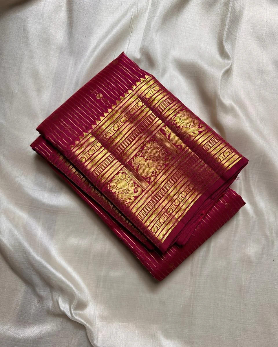 Splendiferous Dark Pink Soft Banarasi Silk Saree With Stylish Blouse Piece - Image 2