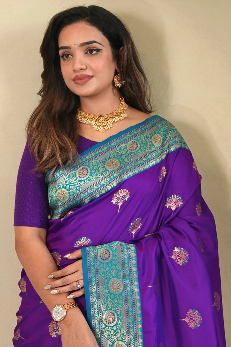 Splendiferous Purple Soft Banarasi Silk Saree With Enchanting Blouse Piece - Image 3