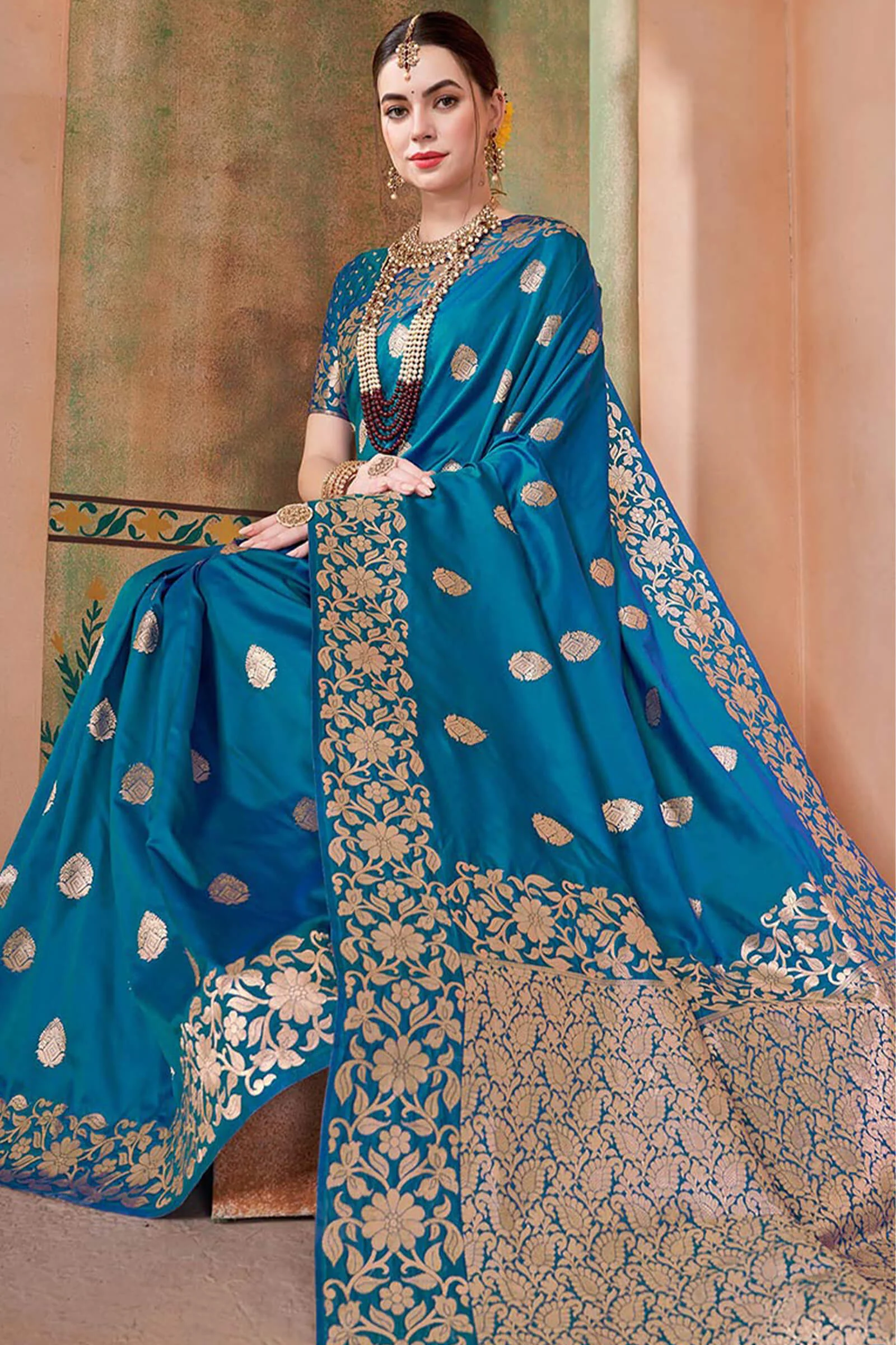 Splendorous Firozi Soft Banarasi Silk Saree With Most Flattering Blouse Piece - Image 3