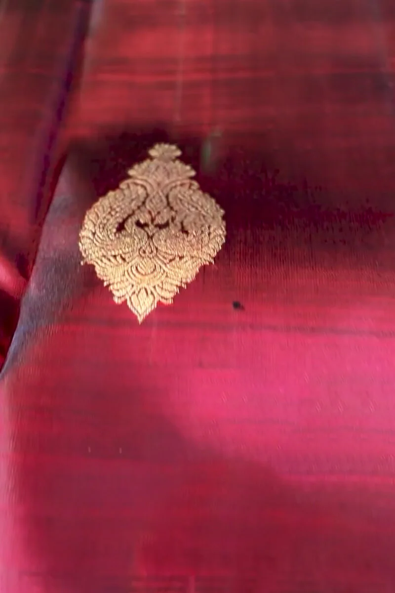 Splendorous Wine Soft Banarasi Silk Saree With Nebula Blouse Piece - Image 5