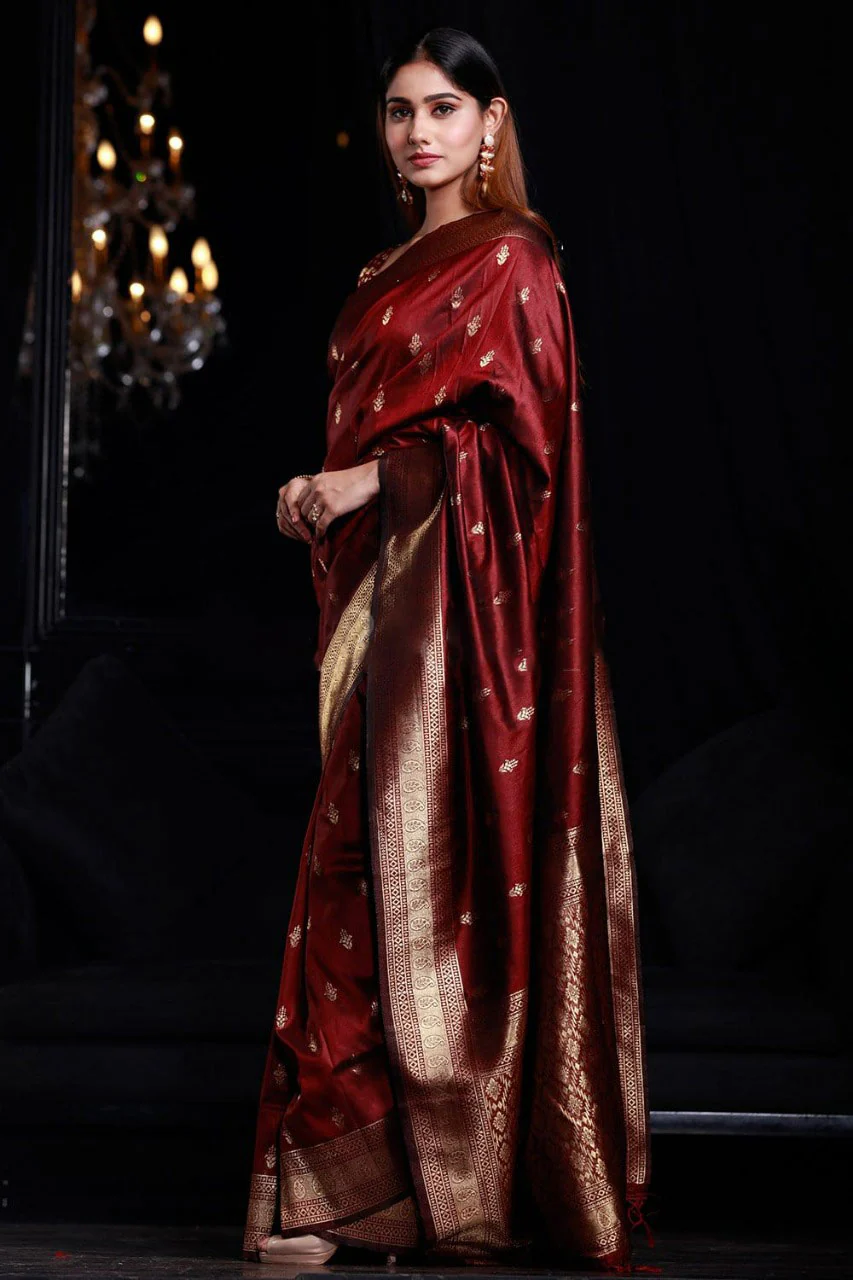 Staggering Maroon Banarasi Silk Saree With Smashing Blouse Piece - Image 4