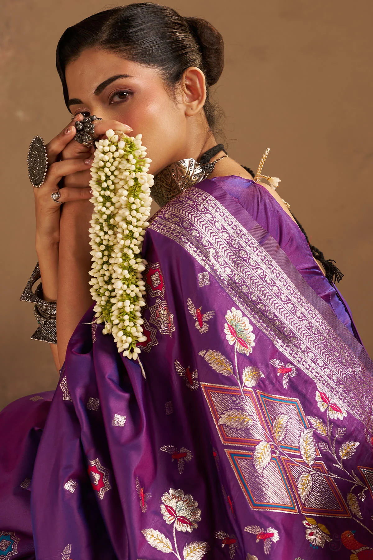 Staggering Purple Pure Zari Weaving Banarasi Silk Saree With Enthralling Blouse Piece - Image 4