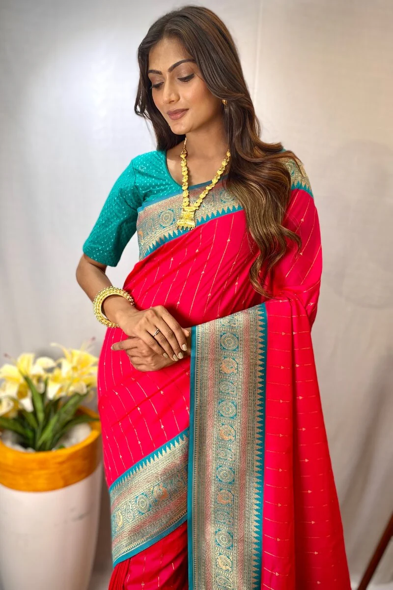 Staring Dark Pink Soft Banarasi Silk Saree With Impressive Blouse Piece - Image 2