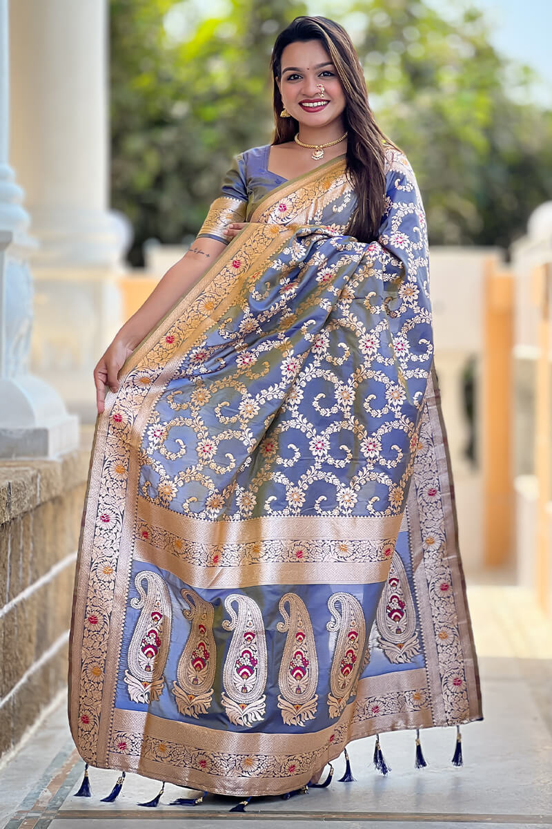 Staring Grey Soft Banarasi Silk Saree With Blooming Blouse Piece - Image 6