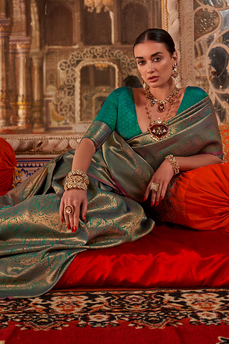 Staring Rama Kanjivaram Silk Saree With Divine Blouse Piece - Image 2