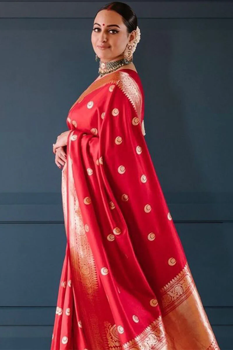 Staring Red Soft Silk Saree With Delightful Blouse Piece - Image 3
