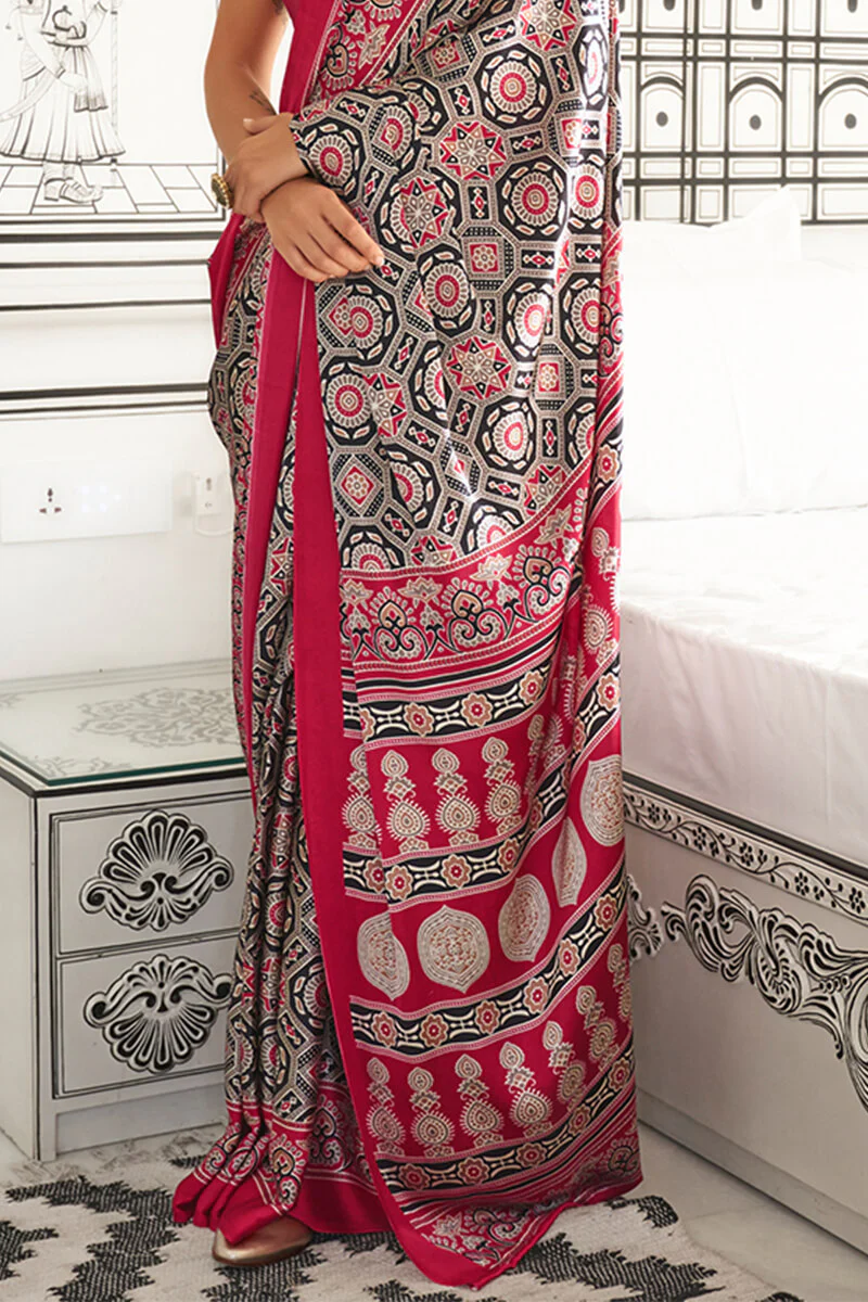 Stunner Grey Digital Printed Satin Silk Saree With Cynosure Blouse Piece - Image 3