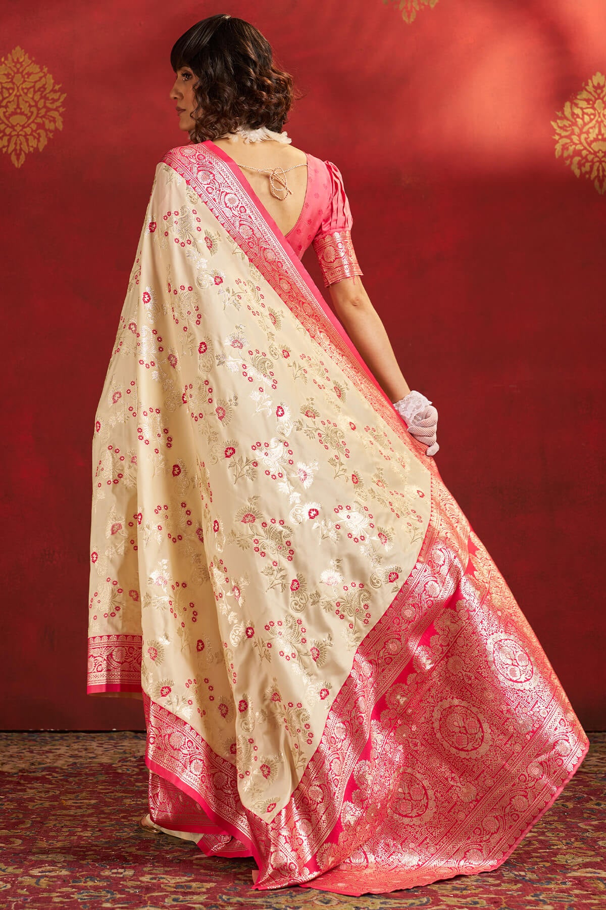 Stunning Beige Pure Zari Weaving Banarasi Silk Saree With Majesty Blouse Piece - Image 5