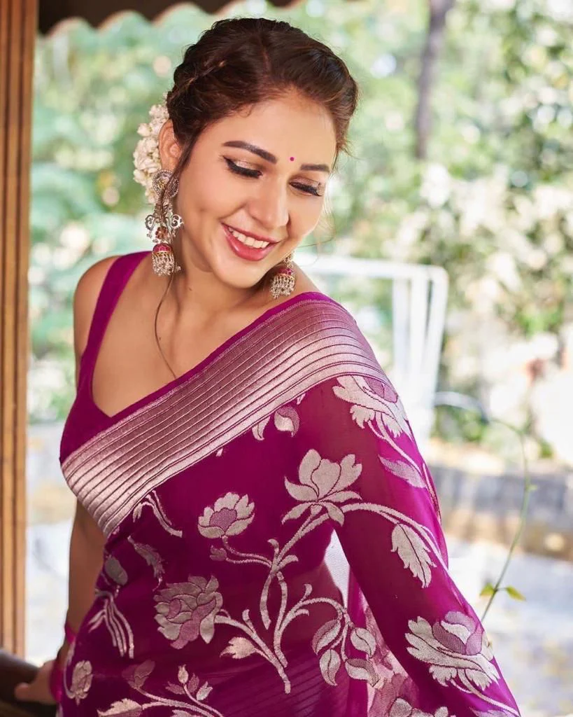 Stunning Purple Banarasi Silk Saree With Lovely Blouse Piece - Image 2