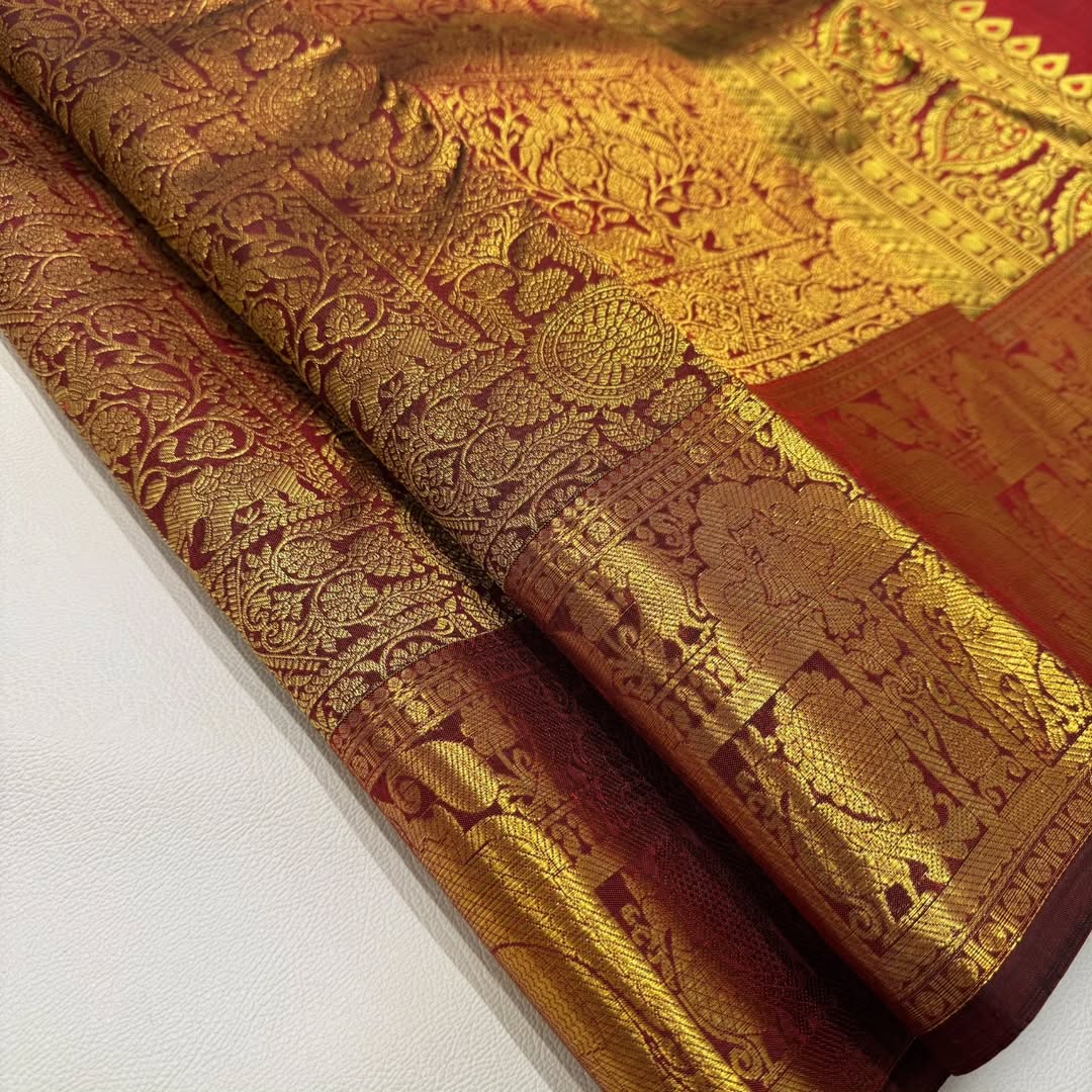Stylish Maroon Soft Banarasi Silk Saree With Felicitous Blouse Piece - Image 5