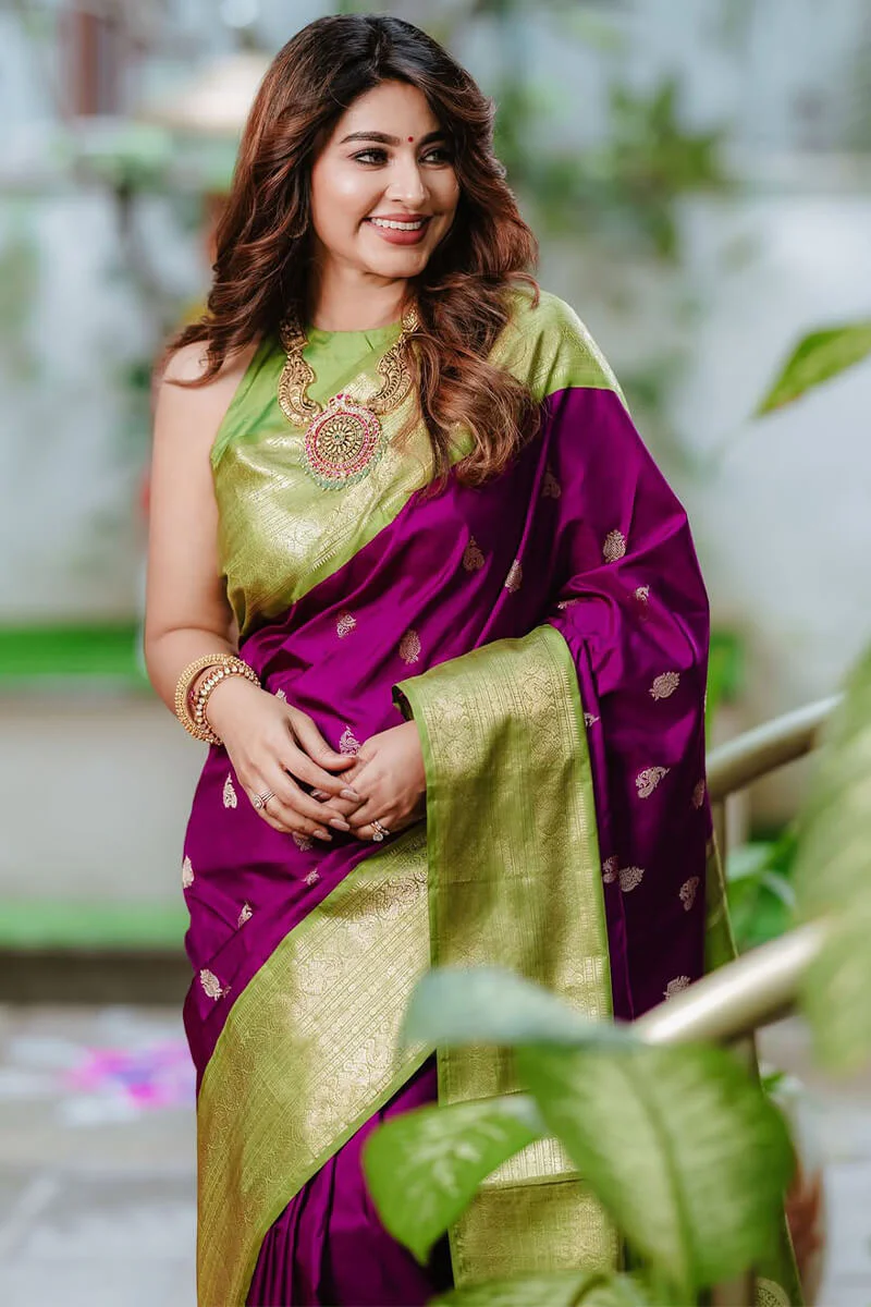 Stylish Purple Soft Silk Saree With Elision Blouse Piece - Image 4