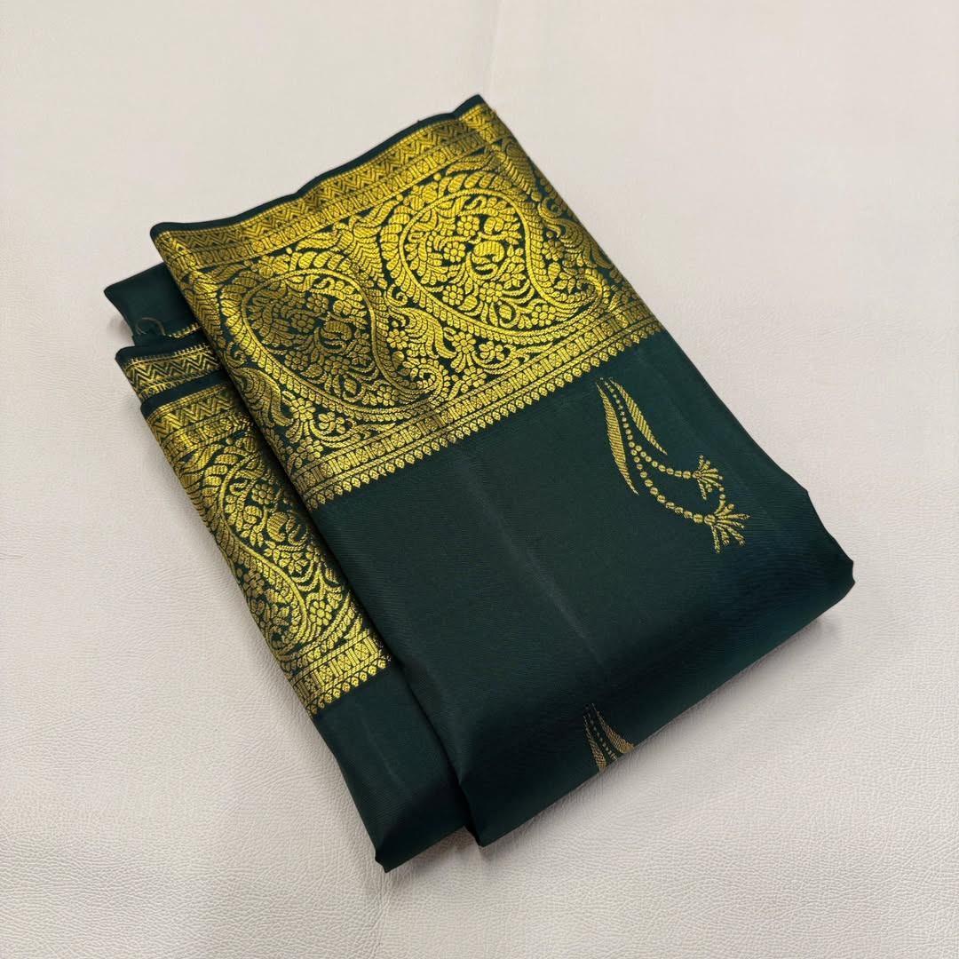 Sumptuous Dark Green Pure Zari Weaving Banarasi Silk Saree With Smashing Blouse Piece - Image 3