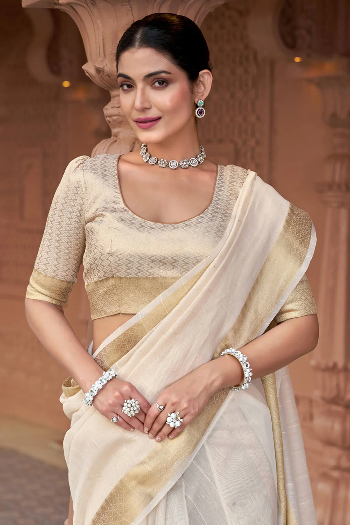 Sumptuous Off White Cotton Silk Saree With Stunning Blouse Piece - Image 2