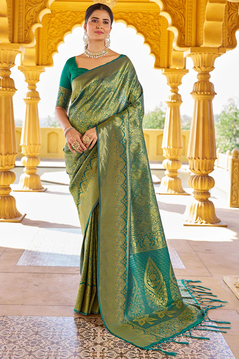 Sumptuous Rama Kanjivaram Silk Saree With Splendorous Blouse Piece - Image 3