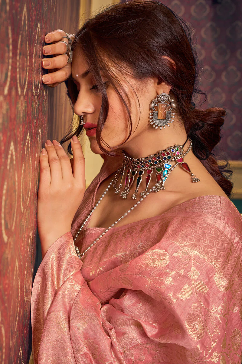 Supernal Peach Soft Banarasi Silk Saree With Fragrant Blouse Piece - Image 4
