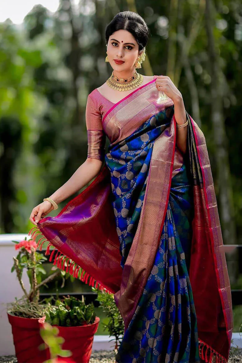 Surreptitious Blue Soft Banarasi Silk Saree With Pleasant Blouse Piece - Image 5