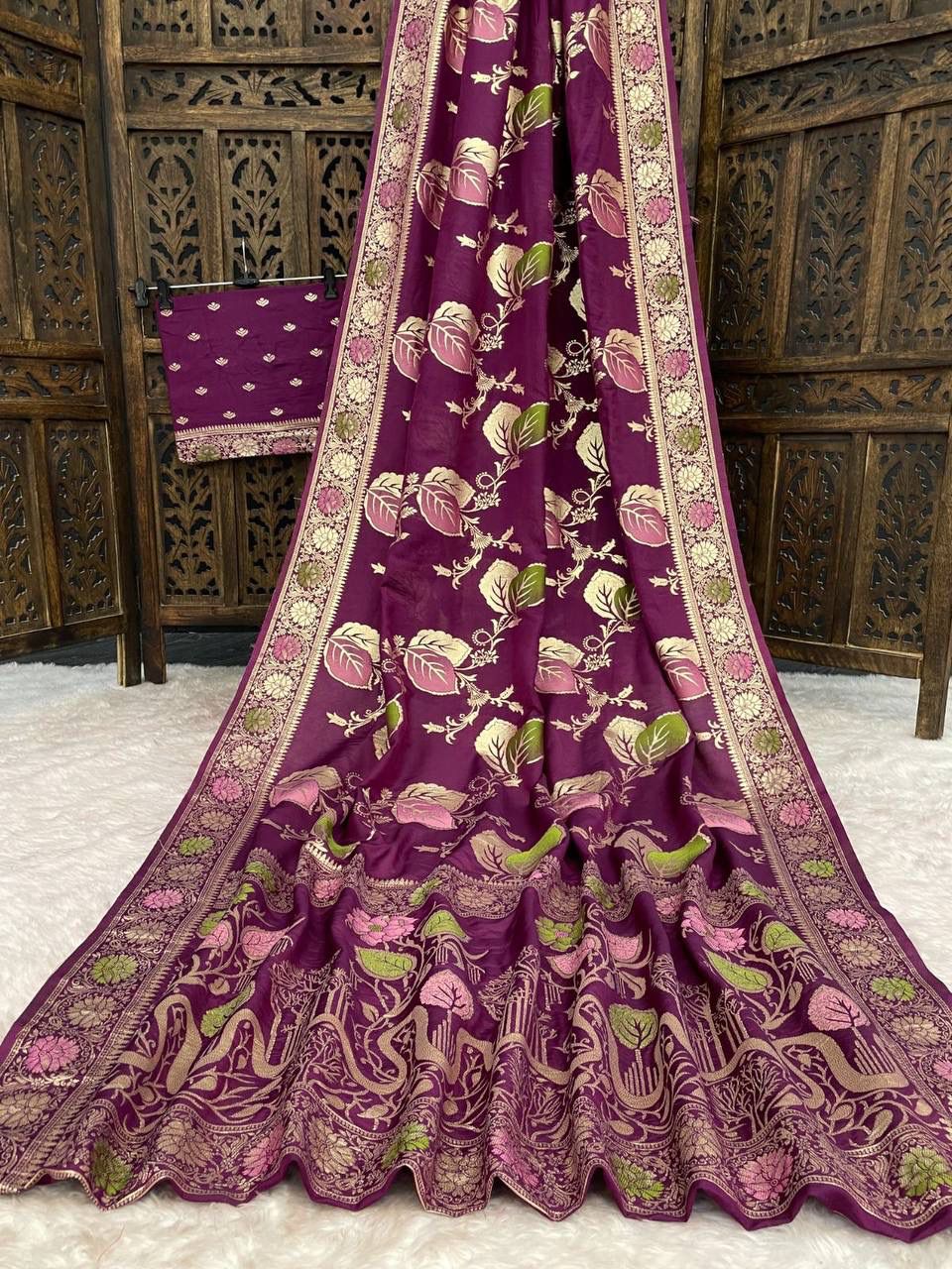 Susurrous Wine Banarasi Dola Silk Saree With Lassitude Blouse Piece - Image 2