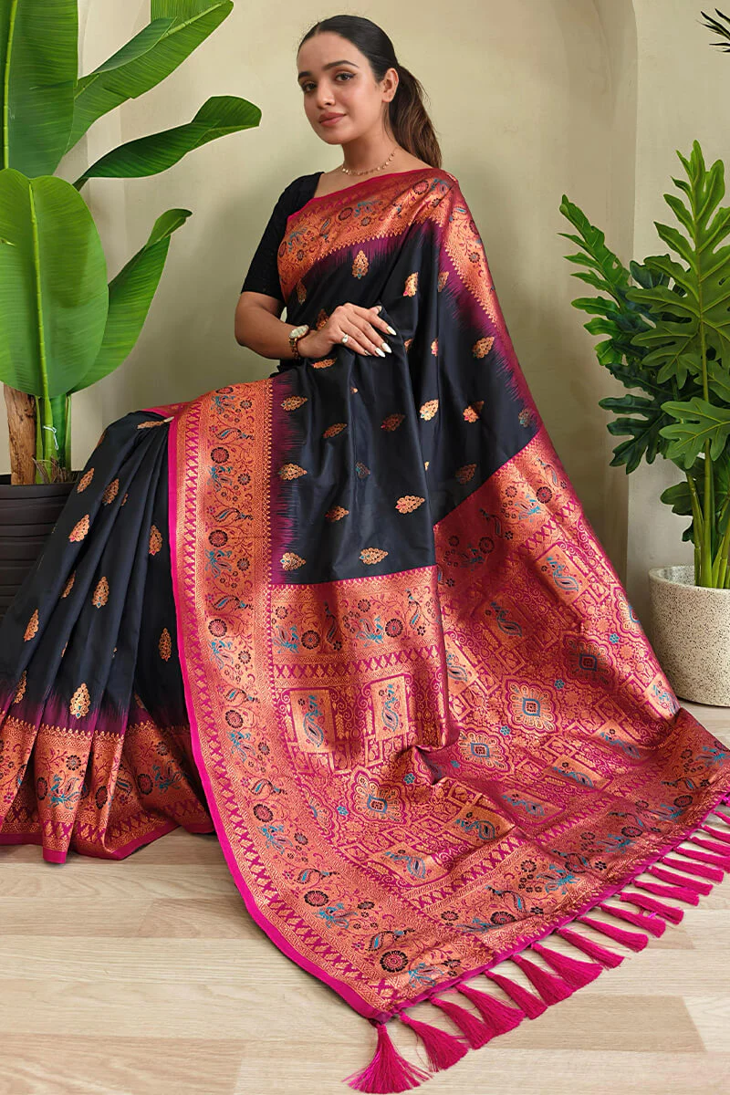 Symmetrical Black Soft Banarasi Silk Saree With Verdant Blouse Piece - Image 3