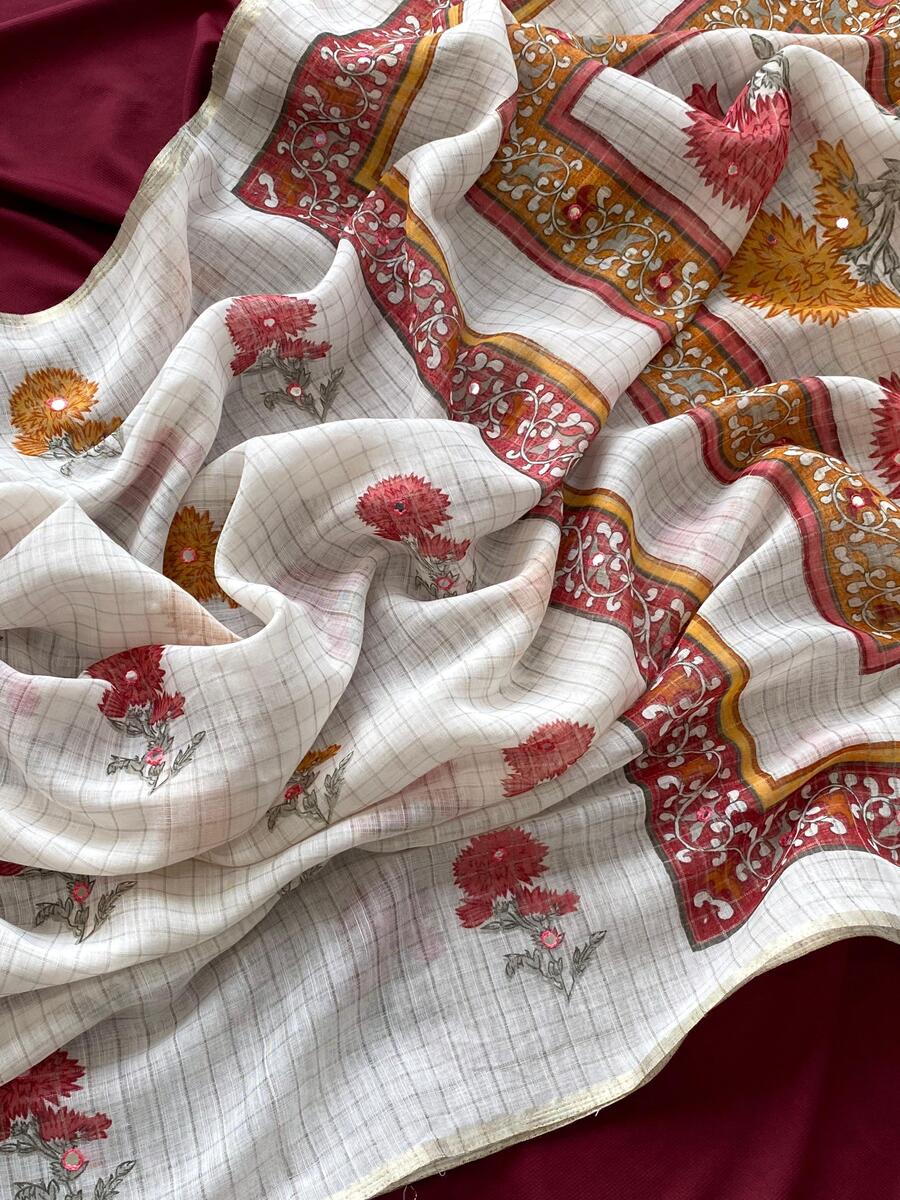 Symmetrical Off White Printed Linen Silk Saree With Luxuriant Blouse Piece - Image 3