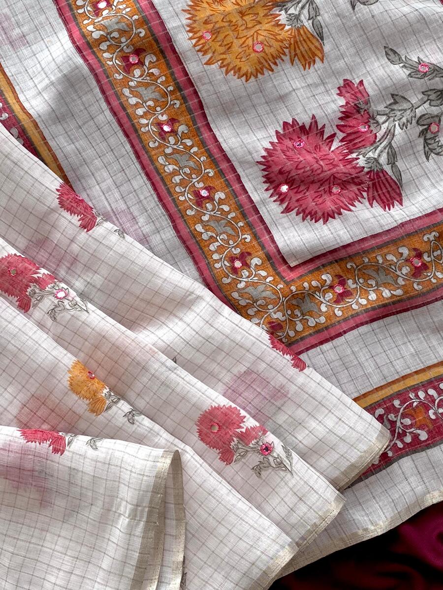 Symmetrical Off White Printed Linen Silk Saree With Luxuriant Blouse Piece - Image 5