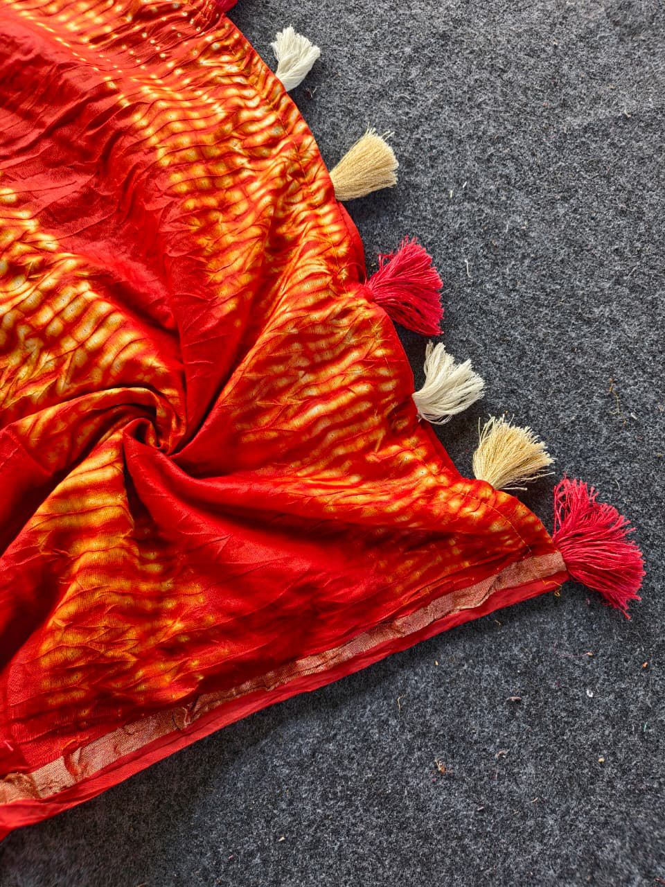 Symmetrical Red Cotton Silk Bandhani Printed Saree With Dalliance Blouse Piece - Image 4