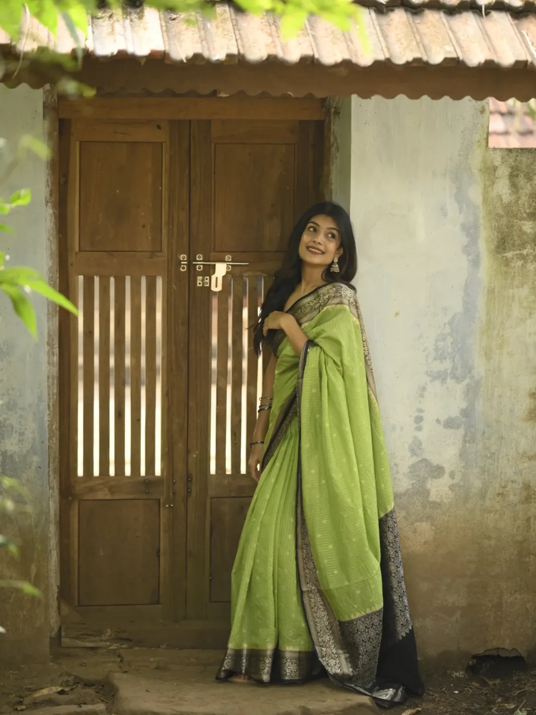 Tantalizing Parrot Soft Silk Saree With Winsome Blouse Piece - Image 5