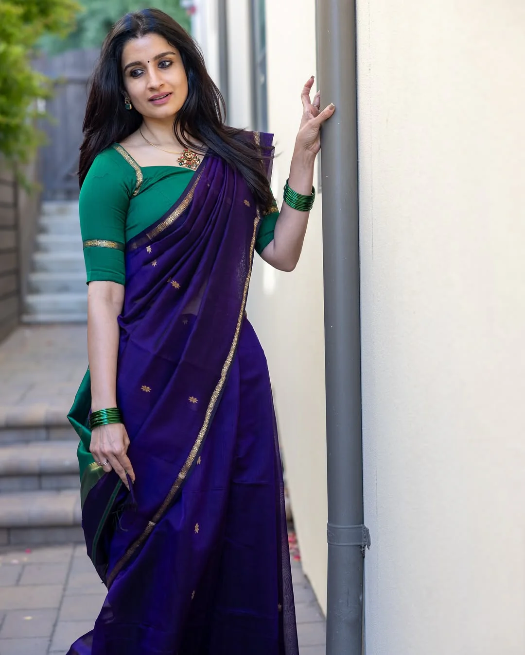 Traditional Purple Cotton Silk Saree With Verdant Blouse Piece - Image 3