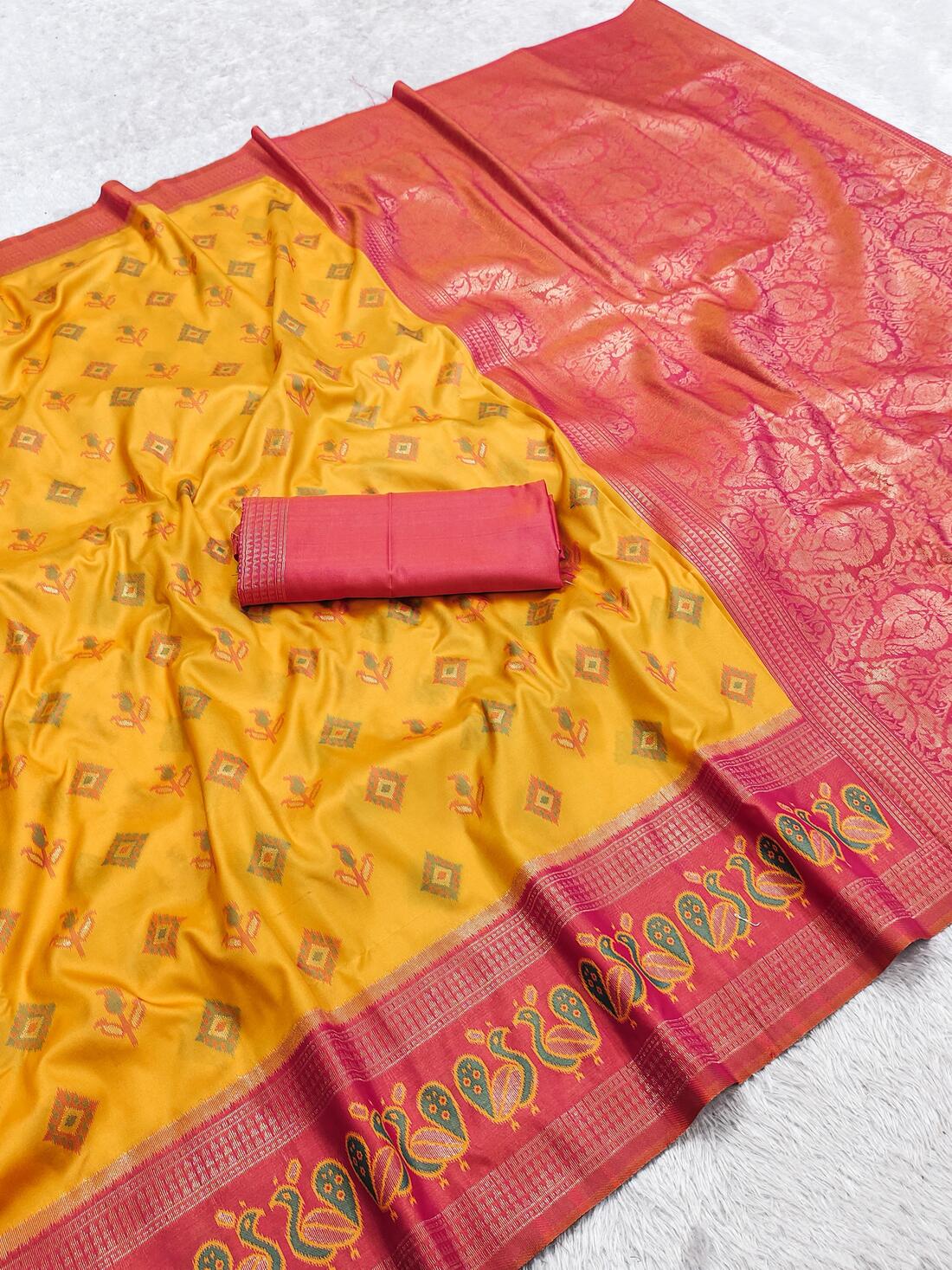 Traditional Yellow Pure Zari Weaving Banarasi Silk Saree With Excellent Blouse Piece