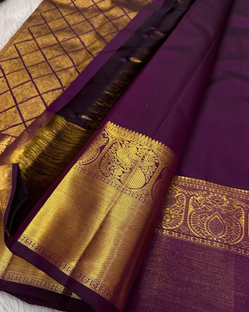 Transcendent Purple Soft Banarasi Silk Saree With Beguiling Blouse Piece - Image 3