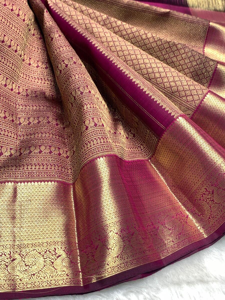 Transcendent Purple Soft Banarasi Silk Saree With Gratifying Blouse Piece - Image 5