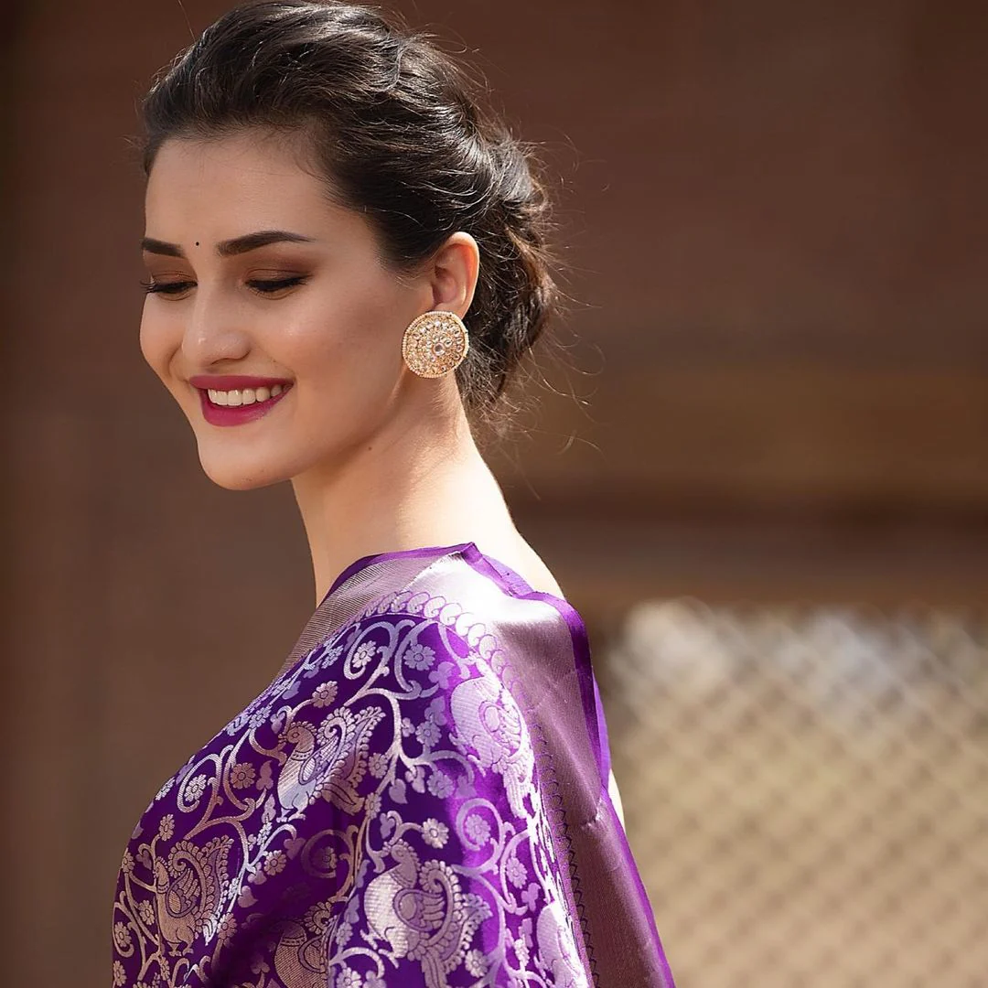 Tremendous Purple Soft Banarasi Silk Saree With Supernal Blouse Piece - Image 4