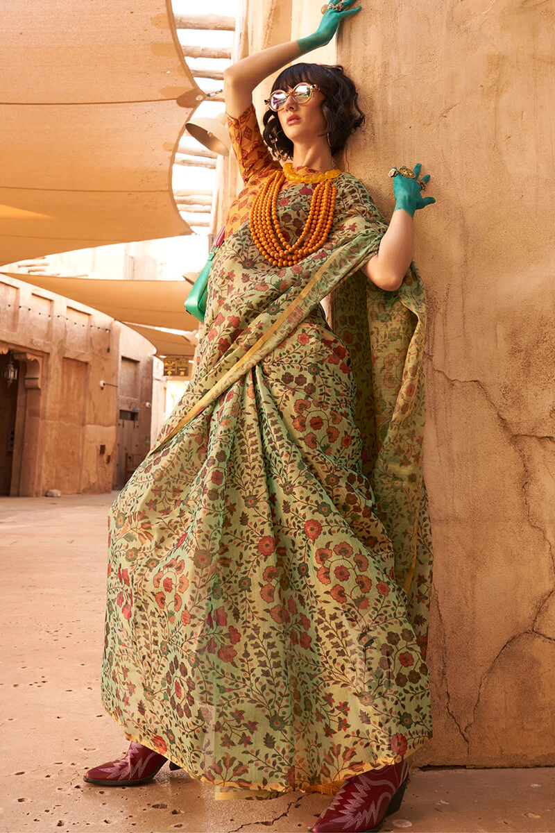 Trendy Green Digital Printed Tissue Silk Saree With Classy Blouse Piece - Image 3