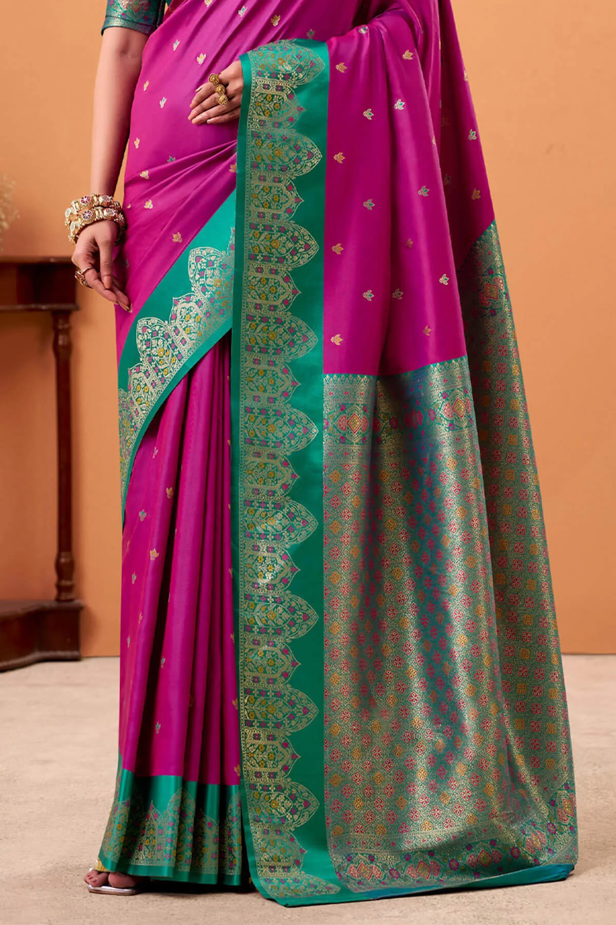 Trendy Magenta Banarasi Satin Silk Saree With Twirling Blouse - Image 4