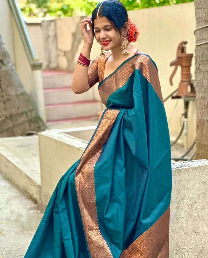 Twirling Rama Soft Silk Saree With Ebullience Blouse Piece - Image 5