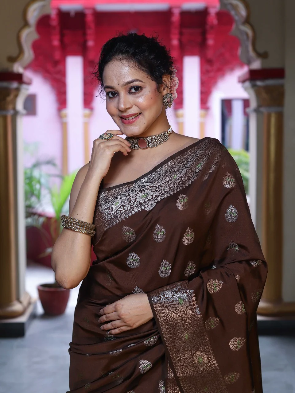 Unique Brown Pure Zari Weaving Banarasi Silk Saree With Jazzy Blouse Piece - Image 3