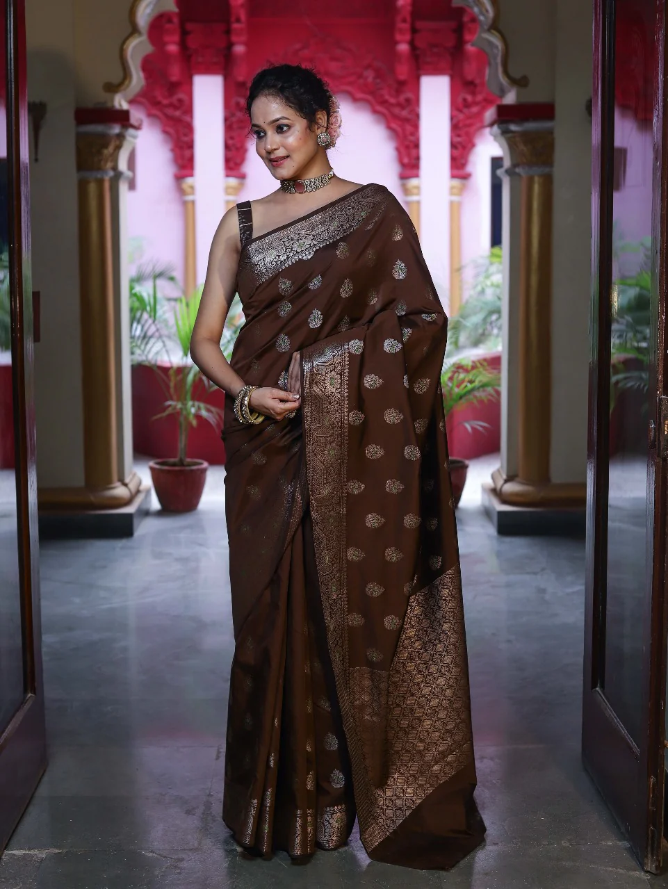 Unique Brown Pure Zari Weaving Banarasi Silk Saree With Jazzy Blouse Piece - Image 4