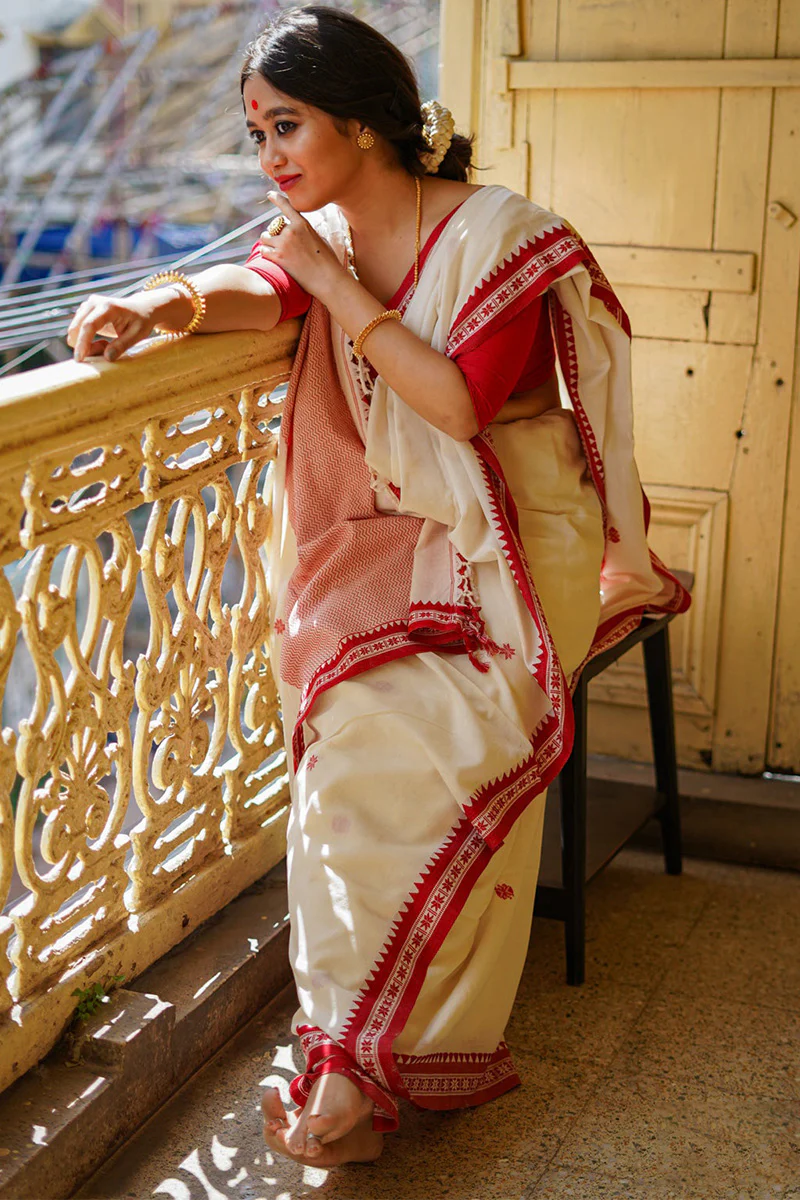 Unique Off White Cotton Silk Saree With Ravishing Blouse Piece - Image 4